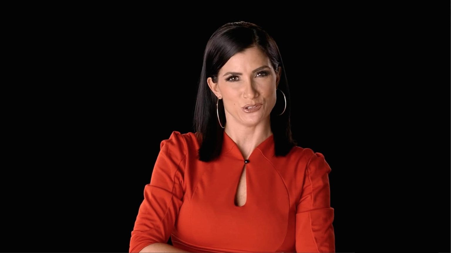 29 Dana Loesch Bikini Sizzles In Hot Sexy Beach Photoshoot