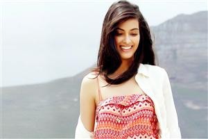 Diana Penty with Cute Smile -fun roundup