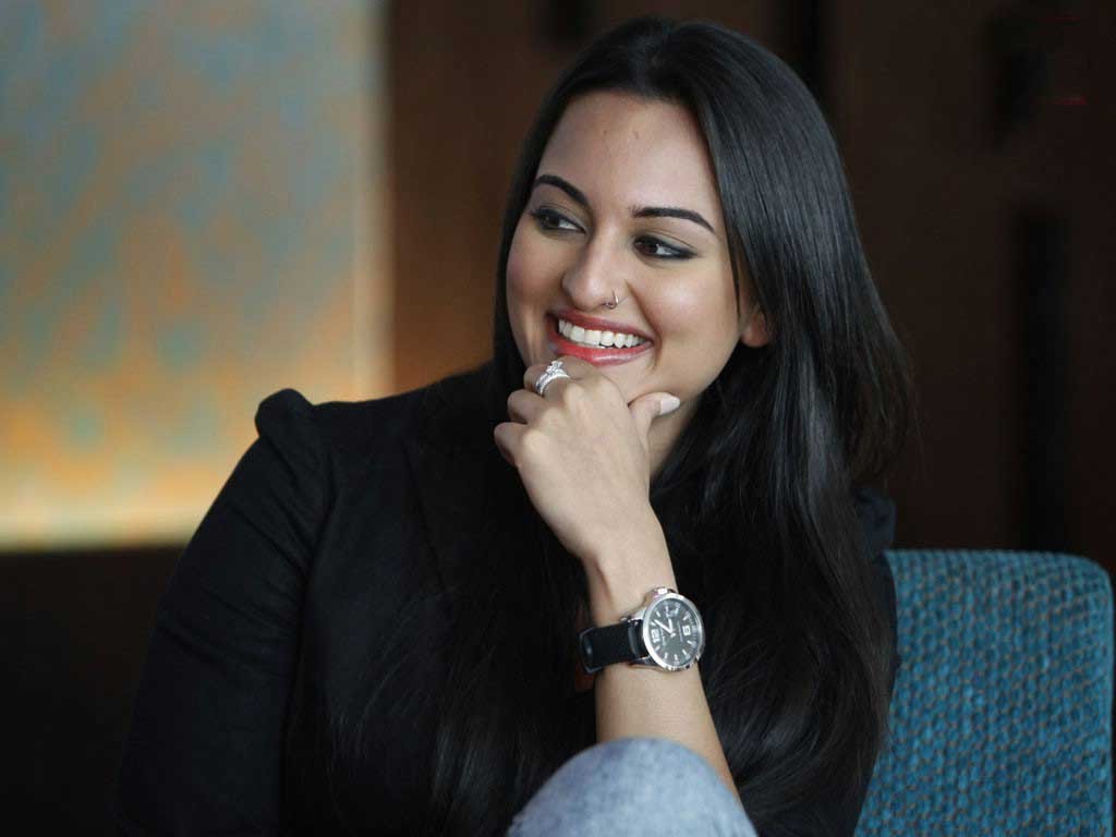 sonakshi sinha hot photos