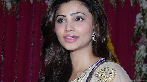 Daisy Shah Cute Pics