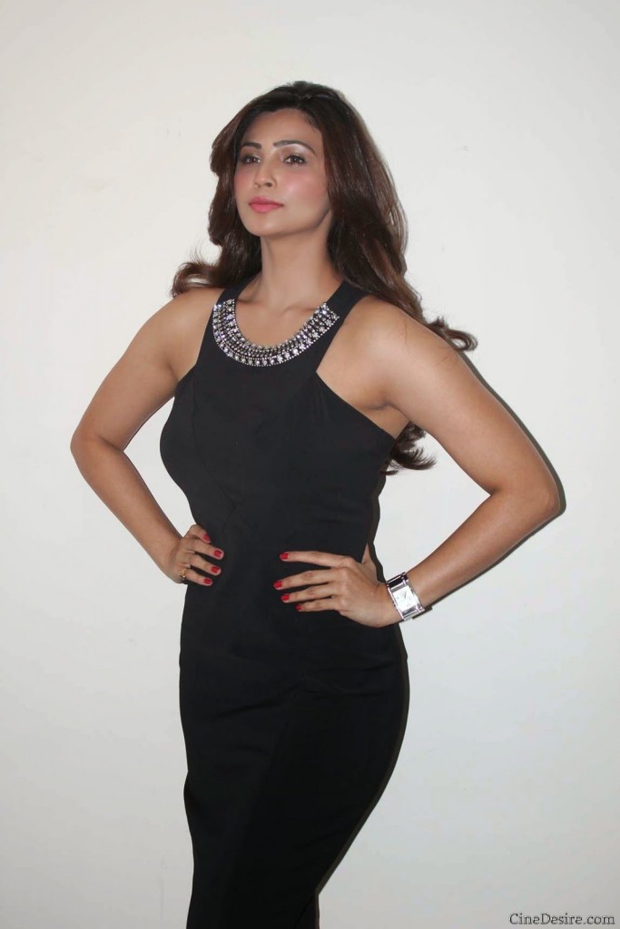 Daisy Shah Hot Stills In Black Dress