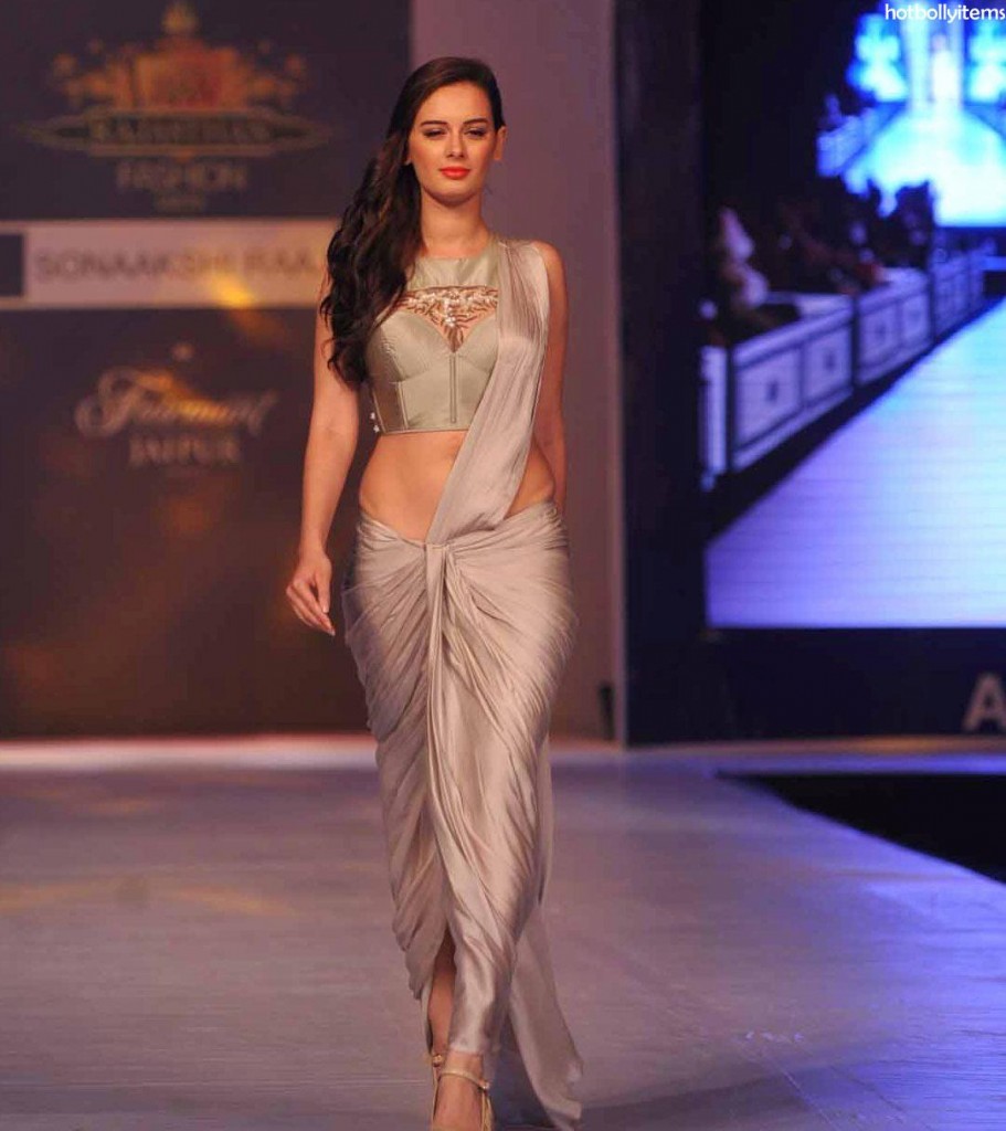 Evelyn Sharma walking the ramp at the Rajasthan Fashion Week