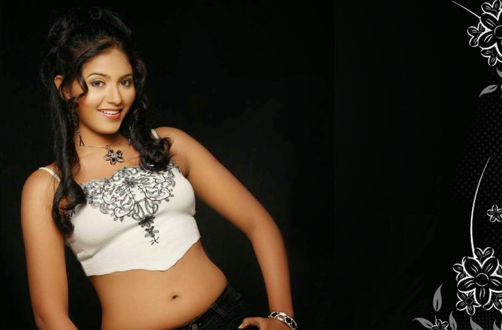 Tamil actress Anjali Hd Wallpaper Free Download