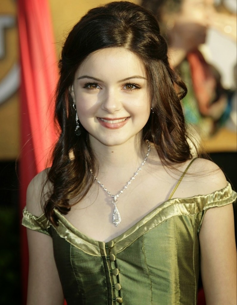 Cute Ariel Winter photo