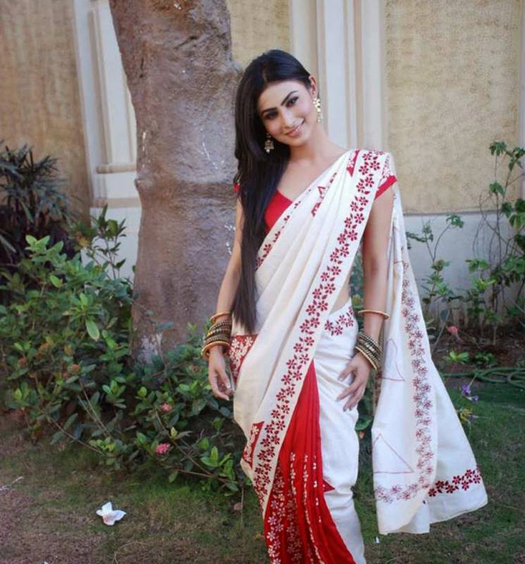 Hottest pics of mouni roy white saree