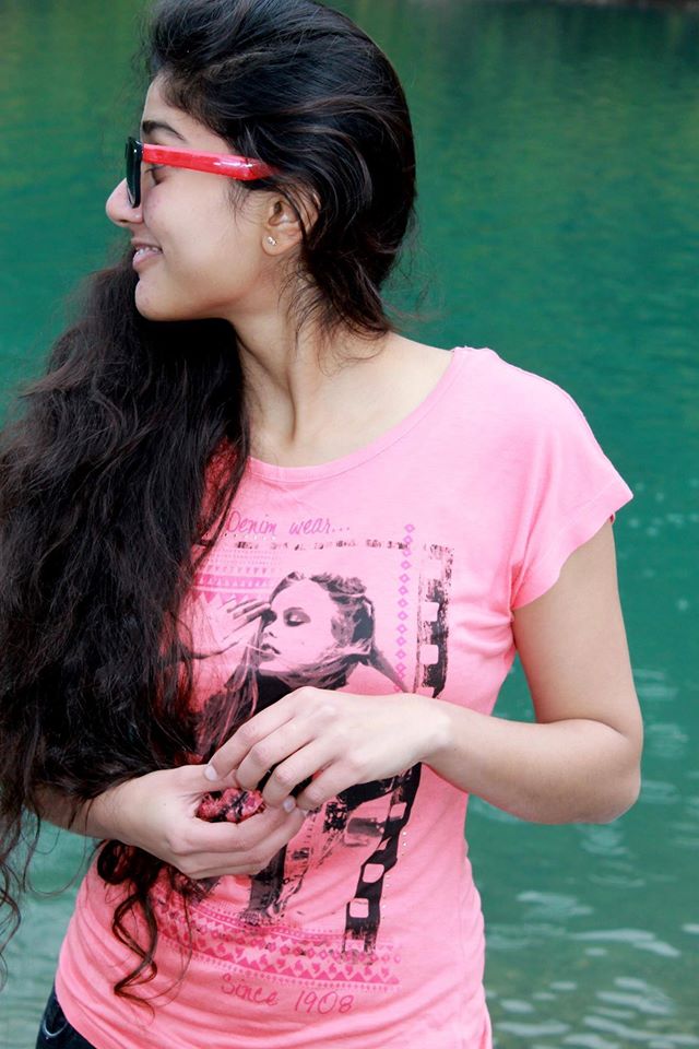 Actress Sai Pallavi Hot Photos Unseen HD Images Wallpapers & Spicy Pics -  