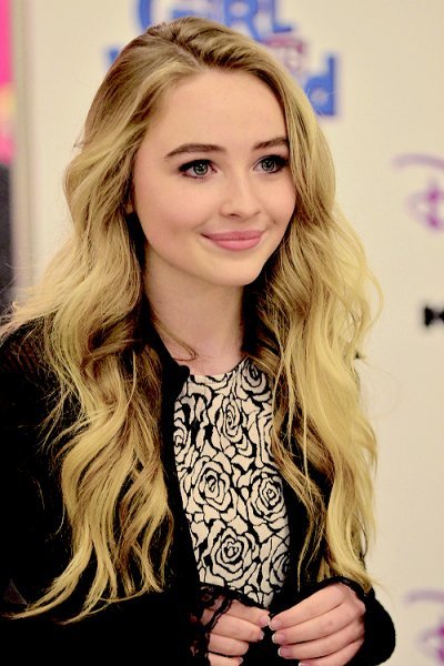 Sabrina Carpenter Pics