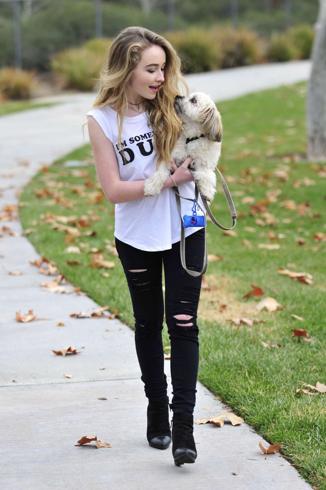 Sabrina Carpenter hot photos