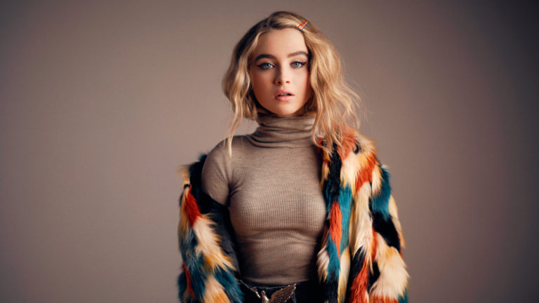 Sabrina Carpenter Boobs